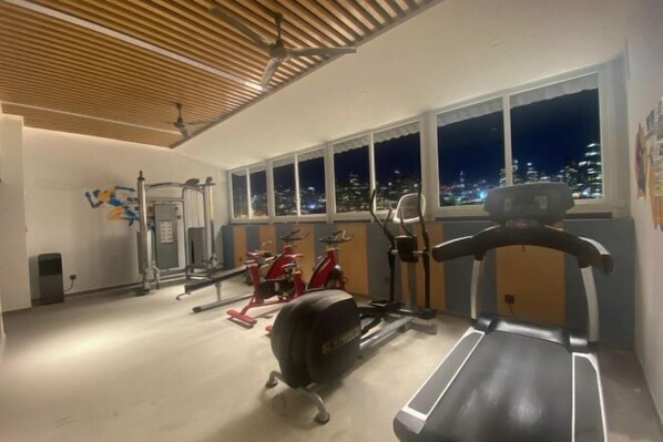 Gym - YinShu Hotel(Chengdu Panda BaseStore) (Chengdu)