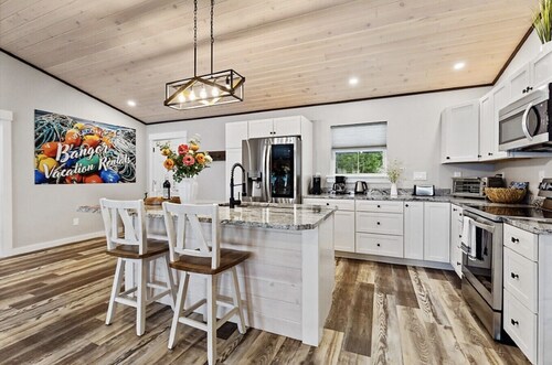 New Modern | Fire Pit | 4 BR/3 Baths