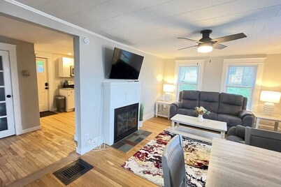 Waterfront Cape | 3BR/2 Bath| Fire Pit