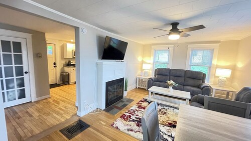 Brewer Waterfront 3BR/2 Baths | Firepit