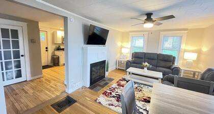 Brewer Waterfront 3BR/2 Baths | Firepit