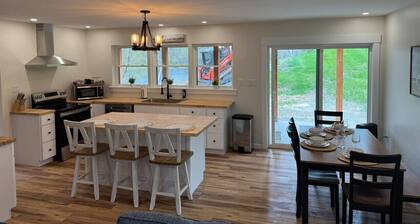 New | Riverside | Fire Pit 3BR 2.5 bath