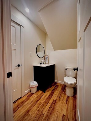 Unclassified image, 4 of 28, button