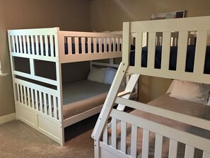 4 bedrooms, WiFi, bed sheets