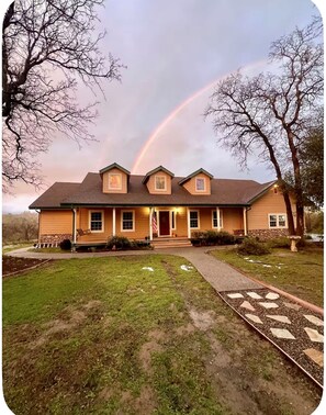 020 - Oak Junction Lodge with Amazing views 4/3 2700+ SF (North Fork)