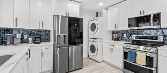 Newly remodeled-minutes from the beach