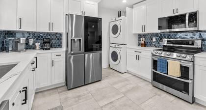 Newly remodeled-minutes from the beach