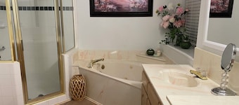Comfortable, FULLY furnished 3 Bedroom Home on Burleson Cul-De-Sac