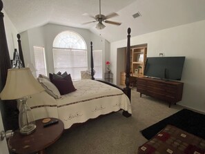 3 chambres, fer et planche à repasser, Wi-Fi gratuit, draps fournis