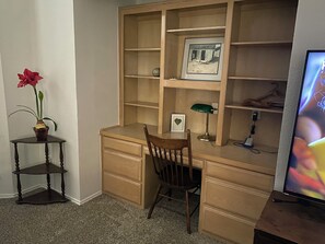 Interior - Comfortable, FULLY furnished 3 Bedroom Home on Burleson Cul-De-Sac (Burleson)