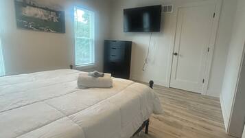 4 bedrooms, WiFi, bed sheets
