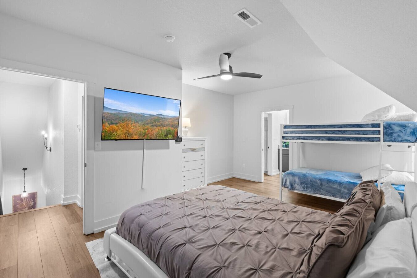 3 Schlafzimmer, Schreibtisch, kostenloses WLAN, Bettwäsche