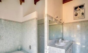 Hair dryer, towels