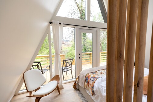 Cozy A-Frame Oasis Close to Furman and Downtown Greenville