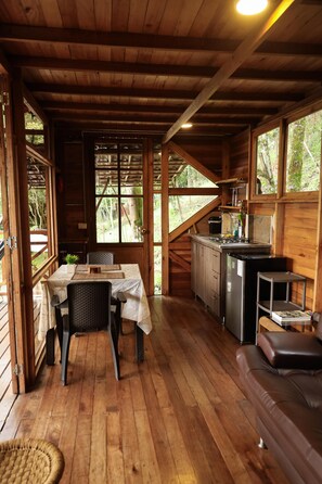 Comfort Cabin, Balcony, Mountain View | Living area