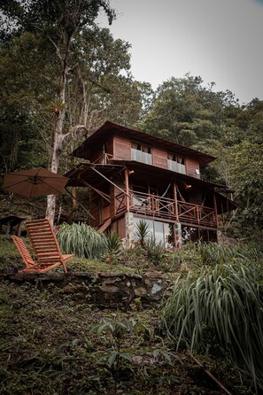 Cabana conforto, sacada, vista para a montanha | Wi-Fi de cortesia
