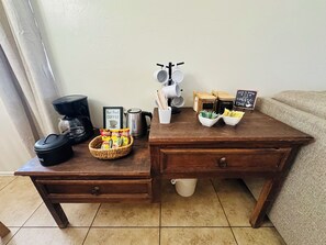 Interior - Tucson International Airport area with 3 bedroom 2 bathroom home. Sleeps 6 (Tucson)