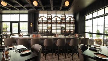 Dinner and brunch served