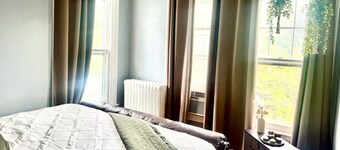 Charming 3-bedroom house with pool table