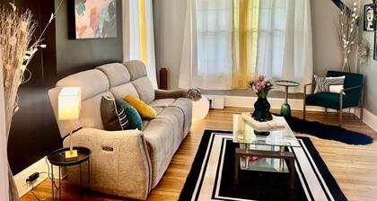 Charming 3-bedroom house with pool table