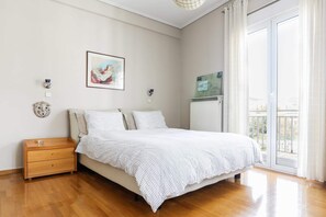 2 Schlafzimmer, Schreibtisch, Bügeleisen/Bügelbrett, WLAN