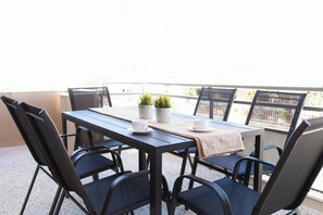 Outdoor dining - #AH41 Penthouse duplex studio (Athens)