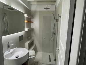 Shower, hair dryer, towels - #HH10 Kastro view residence (Sifnos)