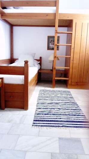Ferros/tábuas de passar roupa, Wi-Fi, roupa de cama