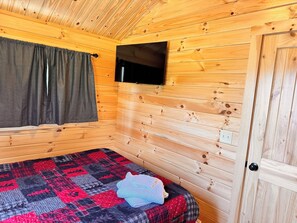 2 bedrooms, WiFi, bed sheets - Fishdance Cabin, a Charming 2-bedroom cabin with AC, WiFi in brilliant Ely (Ely)