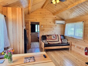 TV - Fishdance Cabin, a Charming 2-bedroom cabin with AC, WiFi in brilliant Ely (Ely)