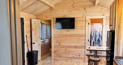 Fishdance Cabin, a Charming 2-bedroom cabin with AC, WiFi in brilliant Ely
