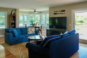 Classic House, 5 Bedrooms, Pets Allowed, Bay View | Living area | TV - Inn at Haven Harbour (Rock Hall)