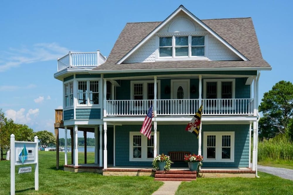 Inn at Haven Harbour by null