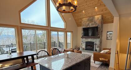 Gorgeous Mountainside Chalet in Jackson, NH