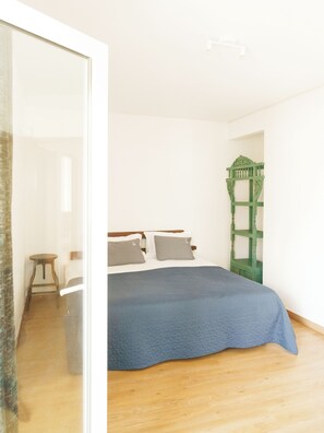5 chambres, bureau, Wi-Fi gratuit, draps fournis