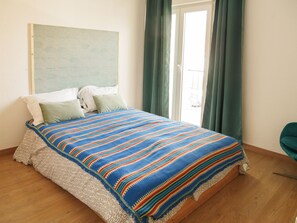 5 chambres, bureau, Wi-Fi gratuit, draps fournis