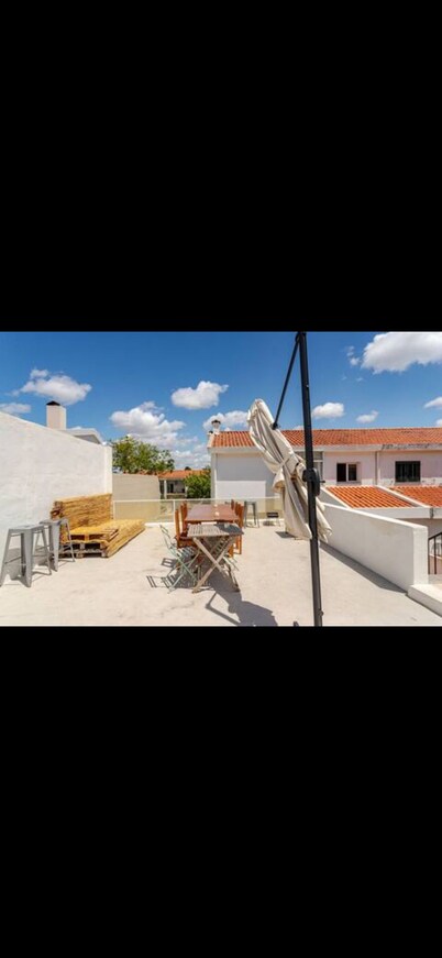 5-bedroom beach house ideal for groups 5 min walk from Carcavelos beach