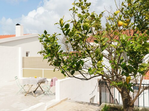 5-bedroom beach house ideal for groups 5 min walk from Carcavelos beach