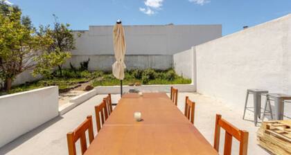 5-bedroom beach house ideal for groups 5 min walk from Carcavelos beach