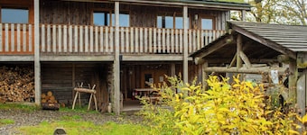 Owl's Roost Eco Lodge Apartment, Lampeter