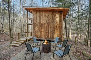 Property grounds - Fairytale SQUIRREL'S NEST cabin at Mulberry Gap in Ellijay! (Ellijay)