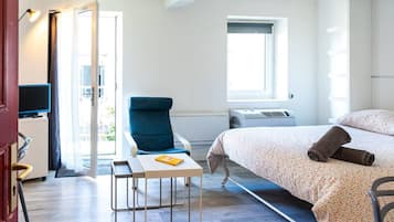 Bügeleisen/Bügelbrett, Reisekinderbett, WLAN, Bettwäsche