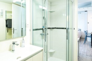 Hair dryer, towels, toilet paper - Charmant studio pour 2 personnes centre historique (Clermont-Ferrand)