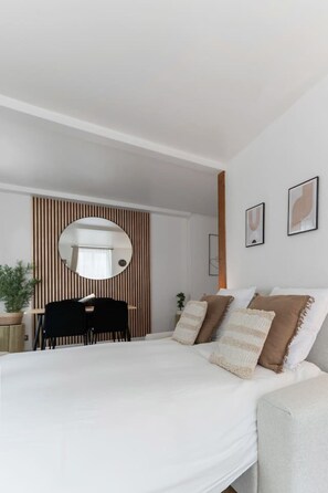 Soundproofing, iron/ironing board, travel cot, WiFi