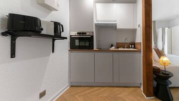 Réfrigérateur, micro-ondes, four, lave-vaisselle