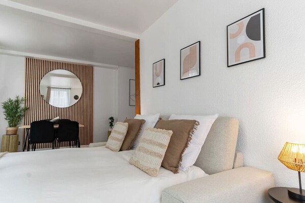 Soundproofing, iron/ironing board, travel crib, WiFi