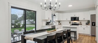 3mins DT Game Room Fire Pit+BBQ - 9404 Brookline