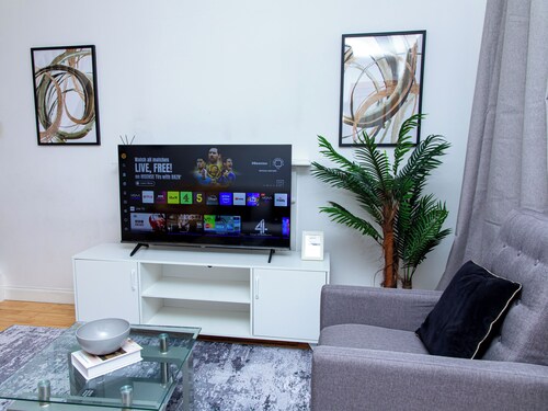 Cosy Manchester Apartment – Walk to Ethiad Stadium & Co-op Live