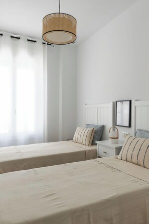 2 bedrooms, iron/ironing board, free WiFi, bed sheets