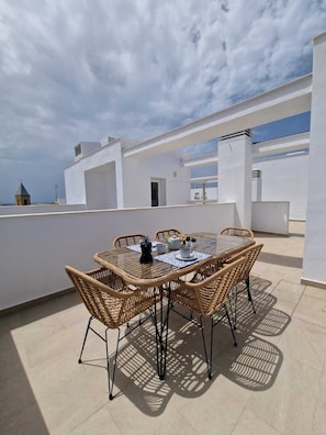 Outdoor dining - Bodega Centro Olehousing (Cadiz)